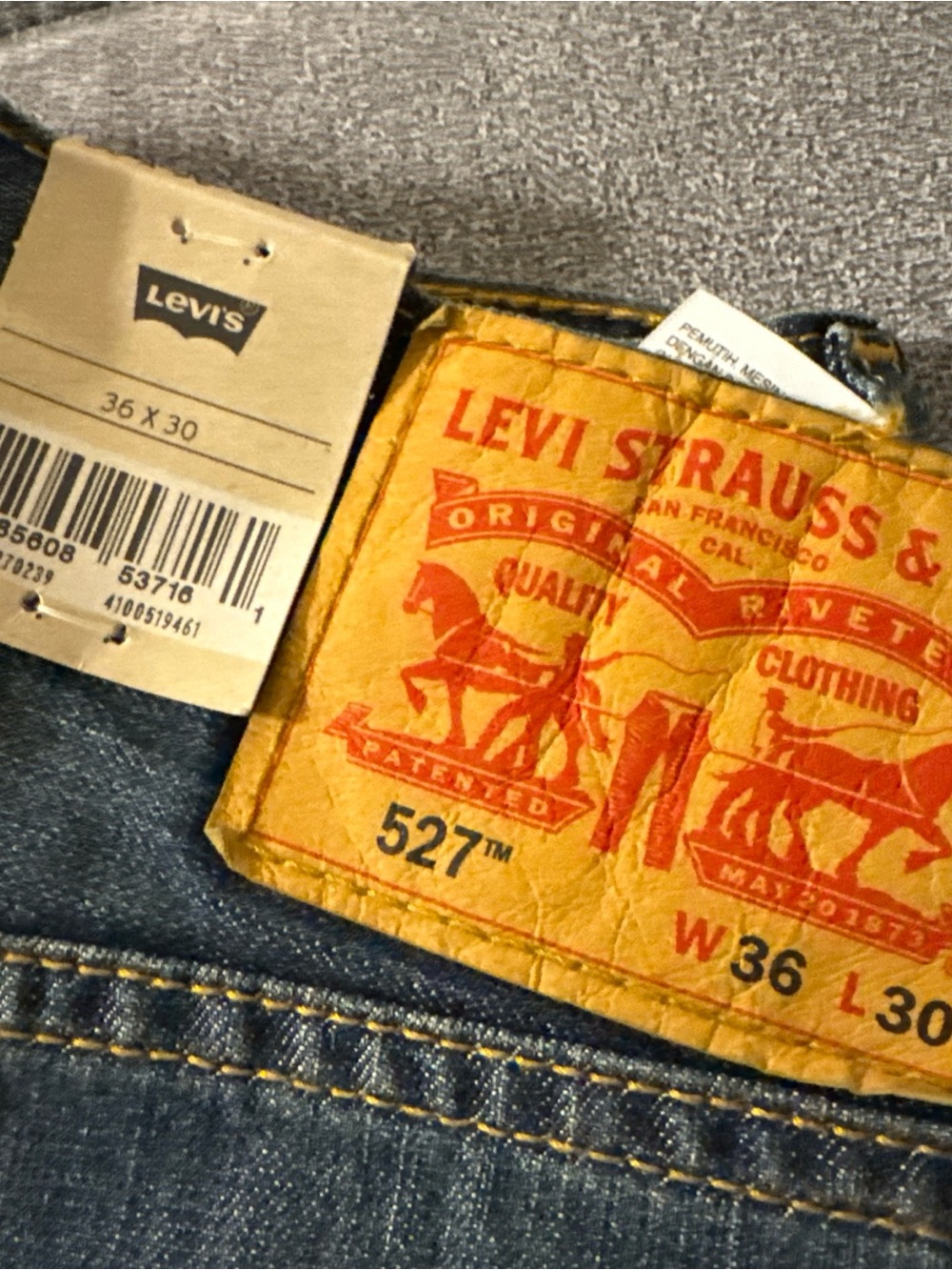 LEVIS MENS 36x30 DARK DENIM BOOTCUT JEANS NWT